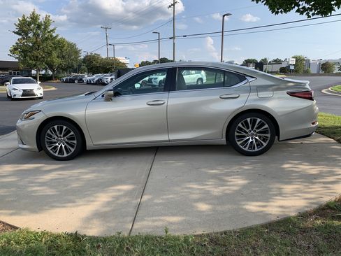 Used 2019 Lexus ES 350 w/ Premium Package FWD image 8