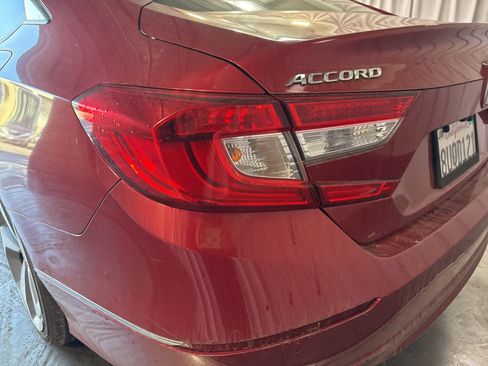 Used 2018 Honda Accord Touring image 10
