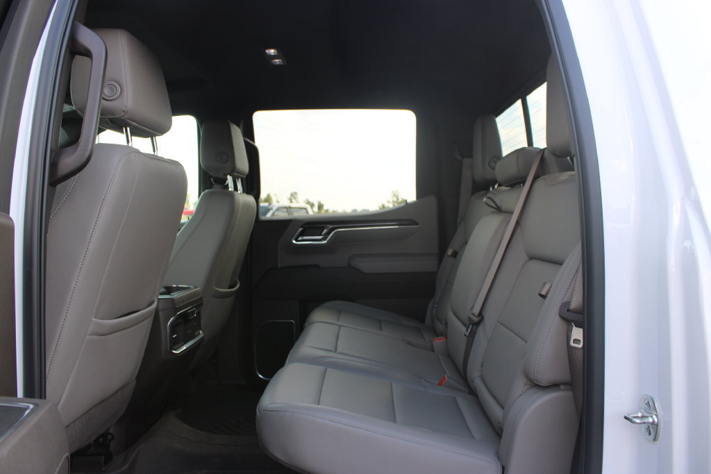 Used 2025 Chevrolet Silverado 1500 LTZ w/ LTZ Premium Package AWD/4WD image 18