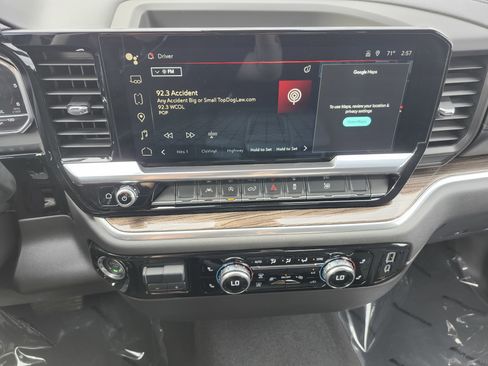 Used 2025 GMC Sierra 1500 Elevation image 7