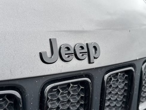 Used 2021 Jeep Compass Latitude FWD image 12