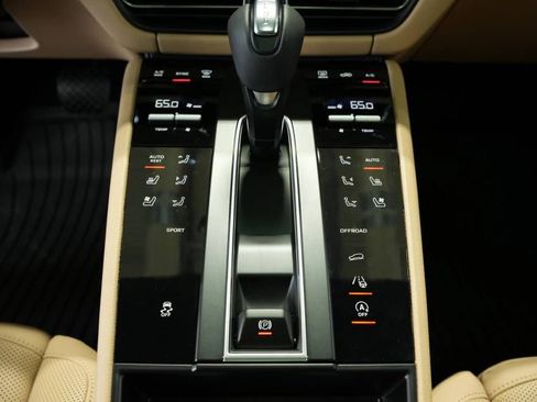 New 2025 Porsche Macan image 23