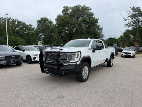 Used 2022 GMC Sierra 2500 Denali AWD/4WD image 2