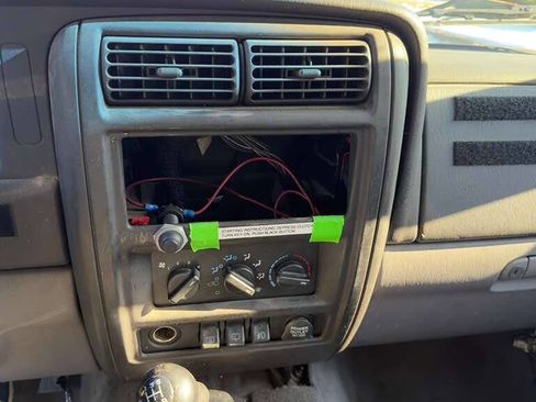 Used 1998 Jeep Cherokee Sport image 12