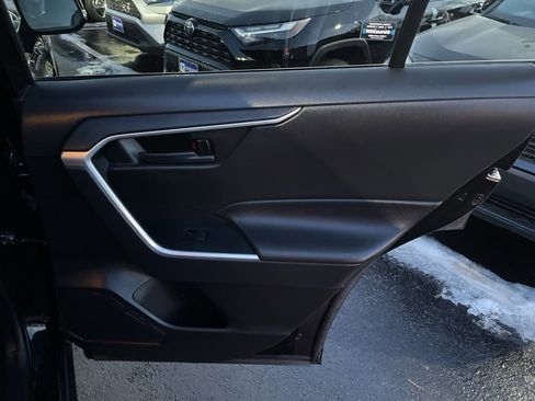 Used 2021 Toyota RAV4 LE image 13