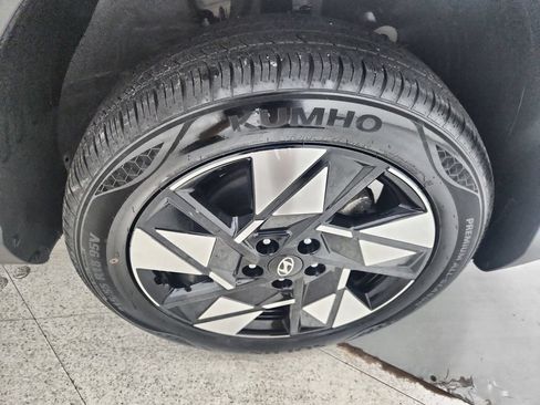 Used 2025 Hyundai Kona SEL AWD/4WD image 35