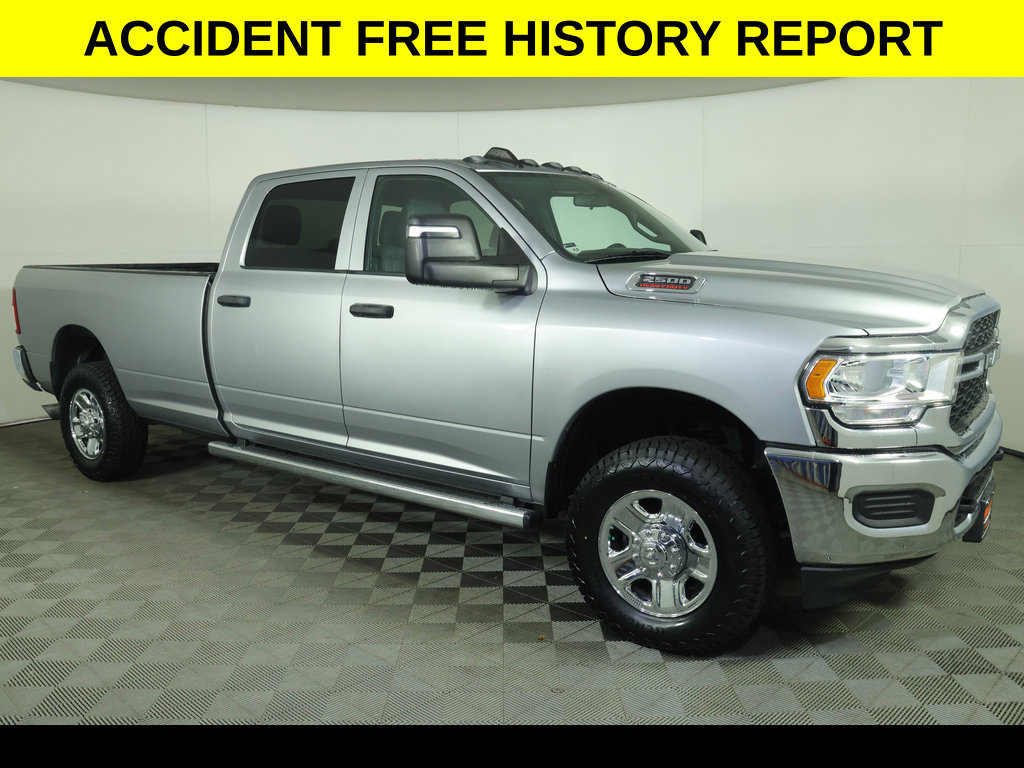 Used 2023 RAM 2500 Tradesman w/ Chrome Appearance Group AWD/4WD image 2