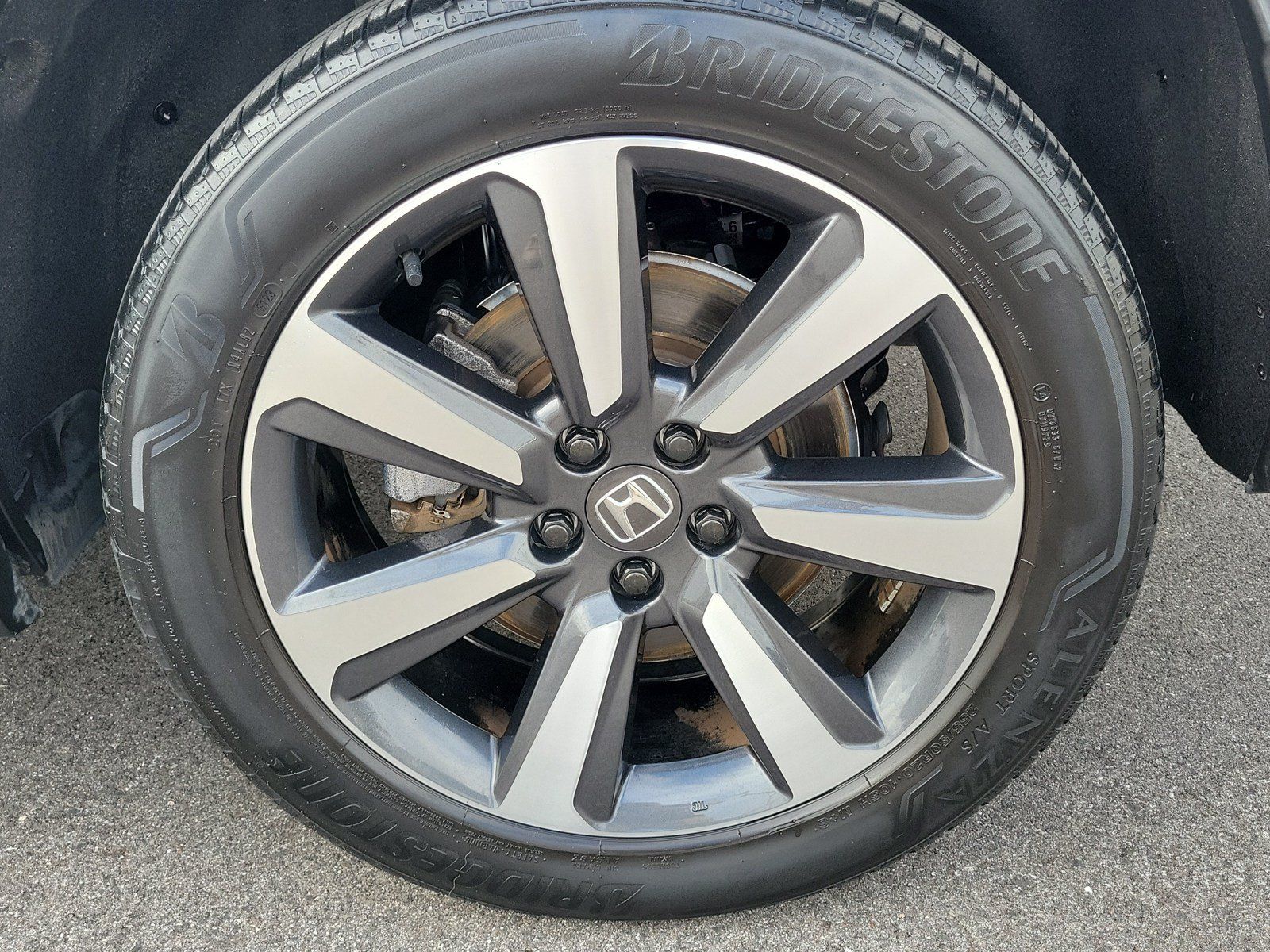 Used 2024 Honda Pilot Touring image 12