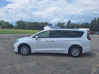 Used 2020 Chrysler Pacifica Touring-L image 1