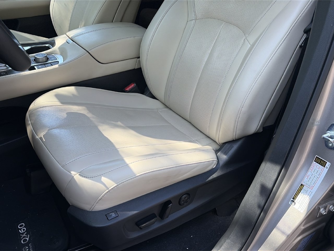 Used 2023 INFINITI QX60 Sensory w/ Vision Package AWD/4WD image 21