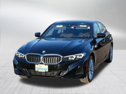 Used 2023 BMW 330i xDrive Sedan w/ Premium Package image 2