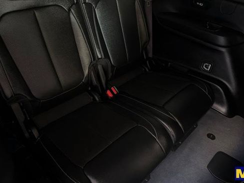 Used 2023 Jeep Grand Cherokee L Limited w/ Luxury Tech Group II AWD/4WD image 18