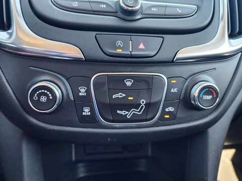 Used 2022 Chevrolet Equinox LT FWD image 24