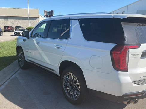 Used 2024 GMC Yukon Denali Ultimate AWD/4WD image 6