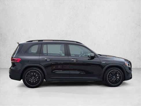 Certified 2022 Mercedes-Benz GLB 35 AMG 4MATIC image 4