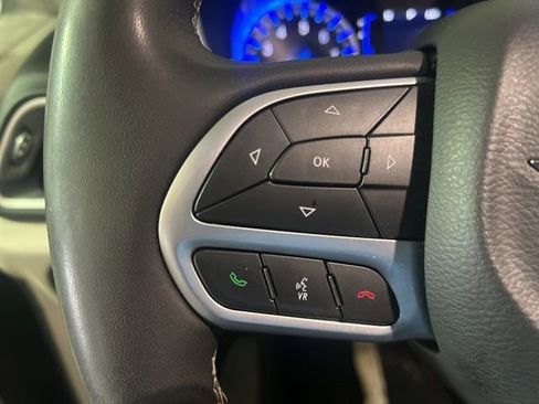 Used 2023 Chrysler Voyager LX FWD image 18