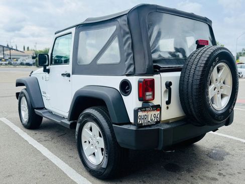 Used 2018 Jeep Wrangler Sport AWD/4WD image 7