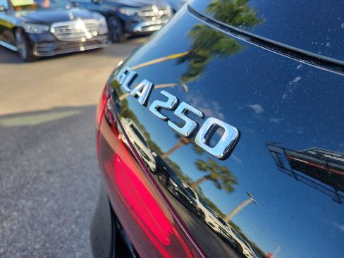 Certified 2025 Mercedes-Benz GLA 250 image 6
