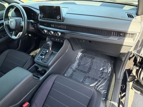 Used 2024 Honda CR-V Sport image 13