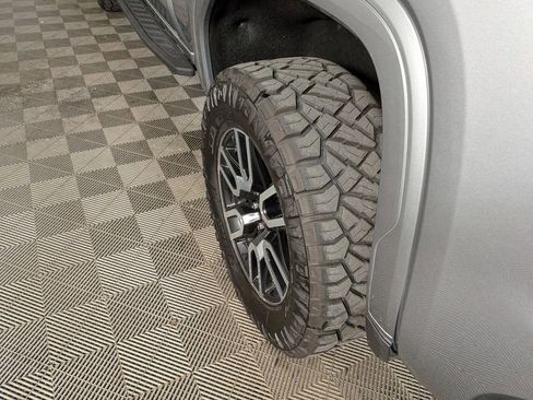 Used 2024 GMC Sierra 1500 AT4 w/ Technology Package AWD/4WD image 13