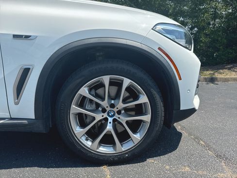 Used 2023 BMW X5 xDrive45e w/ Climate Comfort Package AWD/4WD image 2