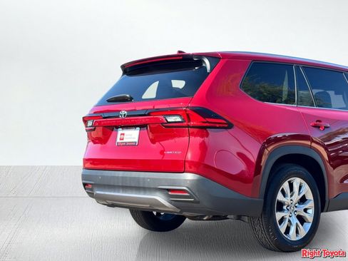 Certified 2026 Toyota Grand Highlander FWD image 11