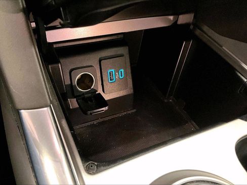 Certified 2020 Ford Explorer Platinum w/ Premium Technology Package image 32