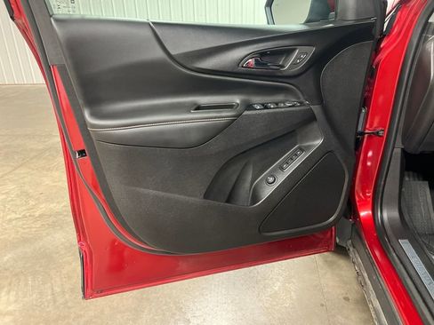 Used 2024 Chevrolet Equinox Premier image 15