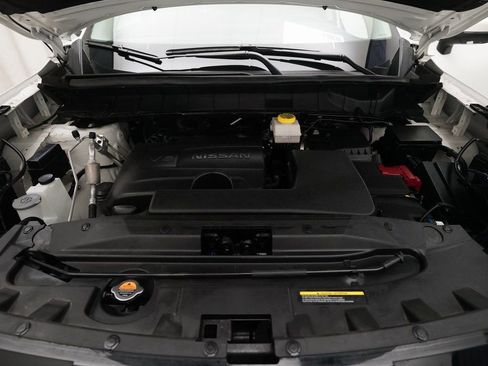 Certified 2024 Nissan Pathfinder SL image 3