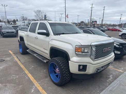 Used 2015 GMC Sierra 1500 Denali w/ Driver Alert Package image 2