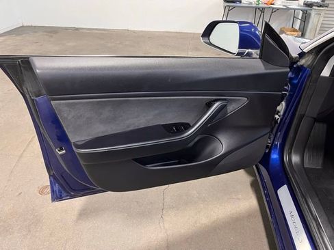 Used 2018 Tesla Model 3 Long Range image 24