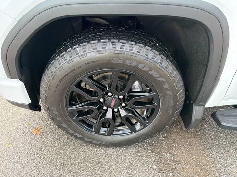 Used 2024 GMC Sierra 1500 Elevation w/ X31 Off-Road Package AWD/4WD image 12