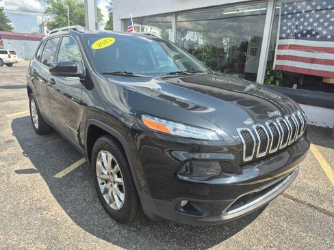 Used 2015 Jeep Cherokee Limited w/ Trailer Tow Group AWD/4WD image 7