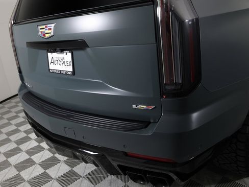 Used 2026 Cadillac Escalade V w/ LPO, Floor Liner Package image 57