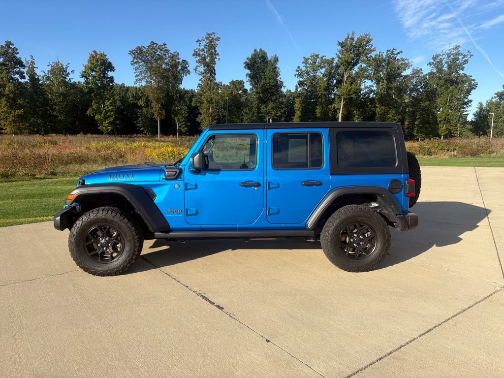 Used 2024 Jeep Wrangler Unlimited AWD/4WD image 3