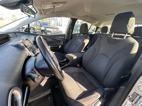 Used 2020 Toyota Prius Prime LE image 10