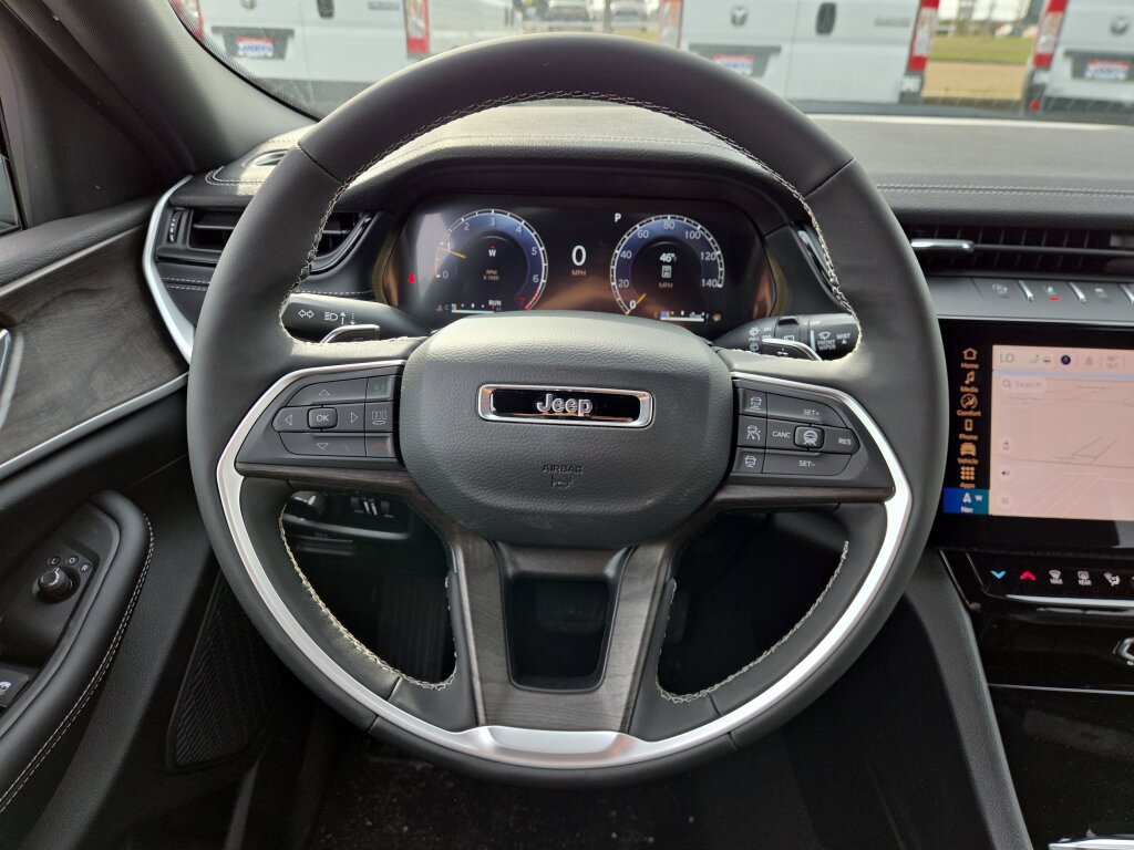 New 2026 Jeep Grand Cherokee Altitude RWD image 10