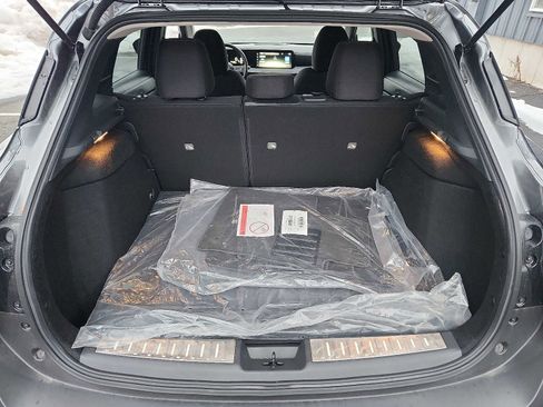 Certified 2025 Nissan Kicks SV w/ Illumination Package image 28