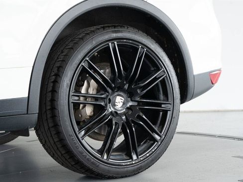 Used 2014 Porsche Cayenne S AWD/4WD image 6
