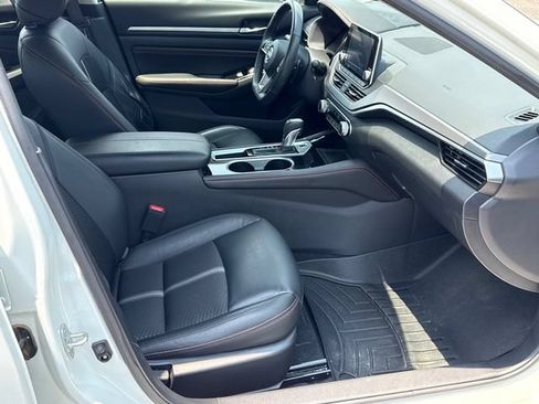 Used 2023 Nissan Altima 2.5 SR FWD image 13