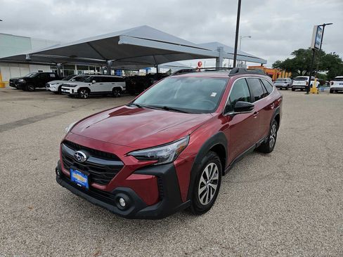 Used 2024 Subaru Outback Premium image 4