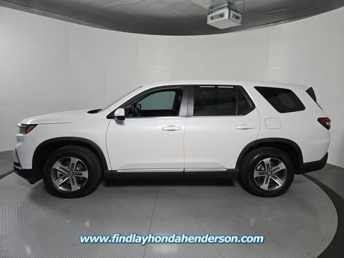 Certified 2025 Honda Pilot EX-L image 3