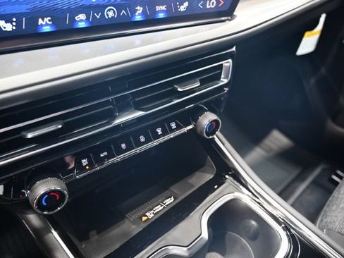 New 2026 Chevrolet Traverse LT w/ LPO, Floor Liner Package FWD image 18
