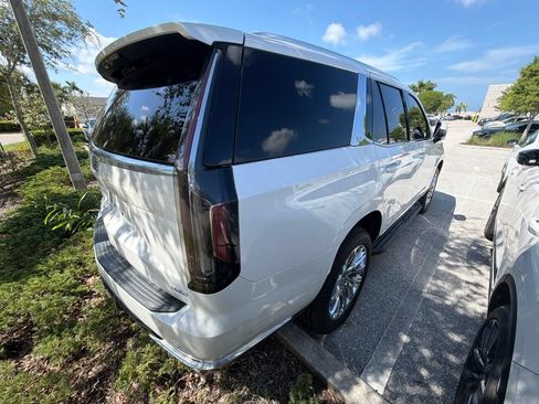 Used 2022 Cadillac Escalade Premium Luxury w/ LPO, Radiant Package AWD/4WD image 4