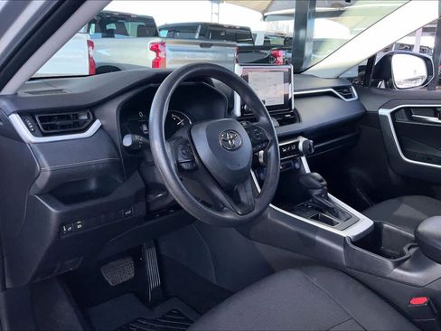 Used 2025 Toyota RAV4 XLE image 16