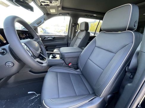 New 2026 Chevrolet Suburban Premier w/ Sun And Tow Package AWD/4WD image 24