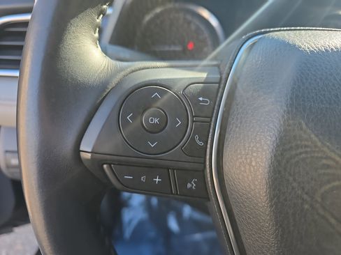 Used 2018 Toyota Camry SE image 19