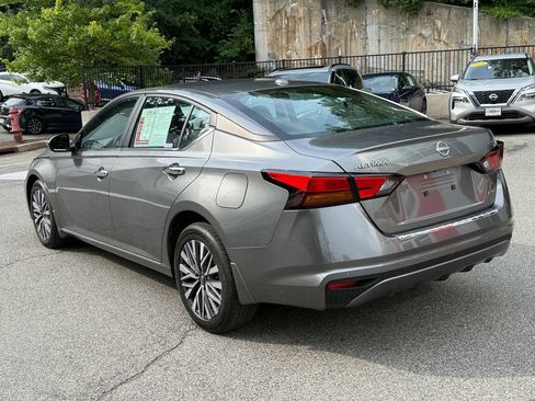 Used 2023 Nissan Altima 2.5 SV AWD/4WD image 4