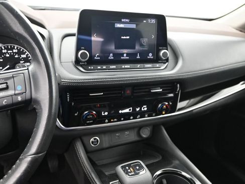 Used 2023 Nissan Rogue SL FWD image 20