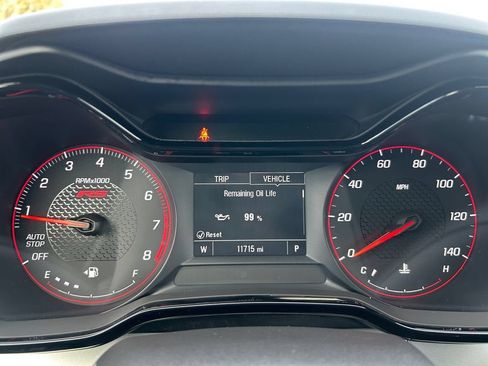 Used 2025 Chevrolet Trax RS w/ Sunroof Package FWD image 16
